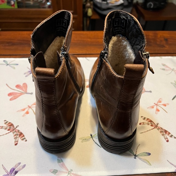 Brand new shirt boots - Picture 4 of 7